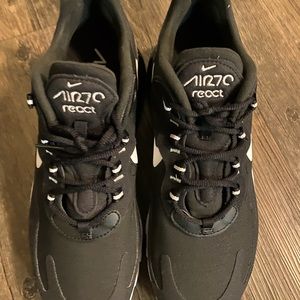 Nike Air Max React 270 Size 7 Men’s